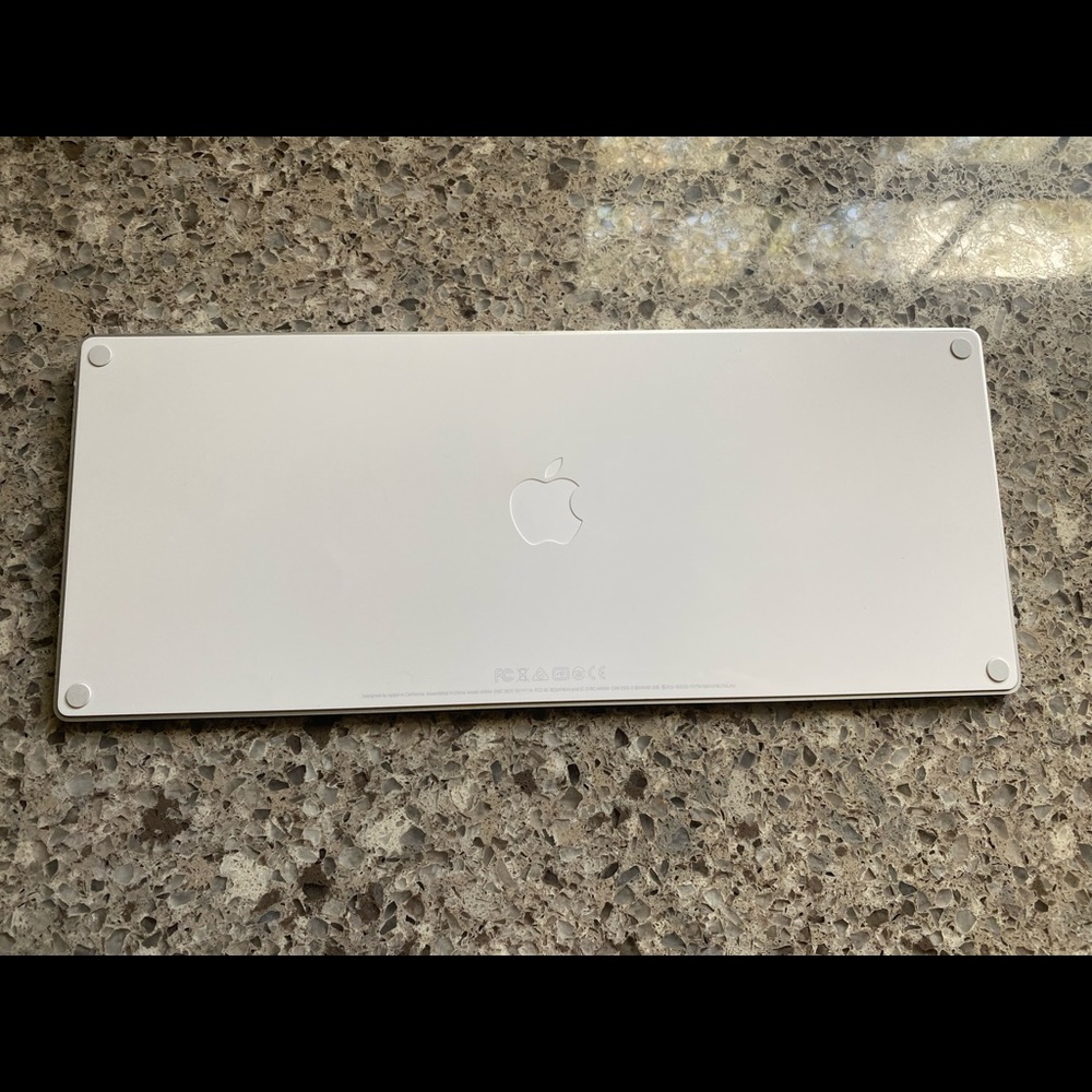 Apple Magic Keyboard - Picture 2 of 4